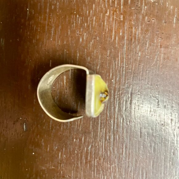 VTG Sterling Silver Modernist Ring with Yellow Resin Sz 7 Adjustable - Picture 3 of 7